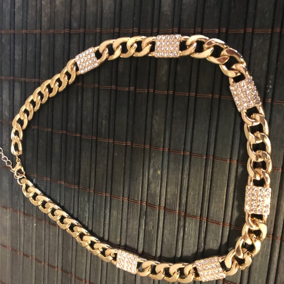 WOMEN'S GOLD NECKLACE WITH STONES - Picture 3 of 3